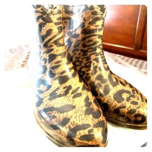 Leopard print ankle rain boots